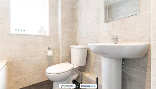 Newly Refurbished 2-Bedroom House in Manchester Ideal for Contractors with Free Parking & WiFi - Foto 5