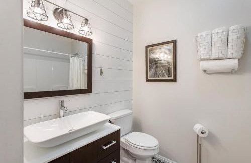 Spacious A-Frame with Lake Michigan Views & Hot Tub-Family Friendly - Foto 44