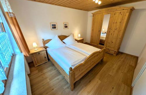 Gästehaus Philipp im Herzen des Fichtelgebirges - 5 Ferienwohnungen, großes Grundstück, Wald und Wiese, Wohnung mit privater Sauna, kostenfreie Parkplätze, WLAN - Foto 74