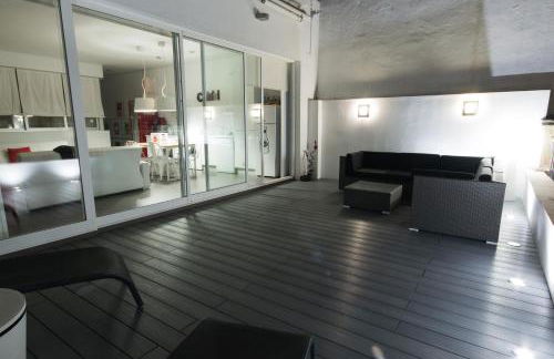 Beach & Urban Attic - Photo 3