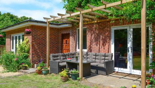 Oakdene Lodge - Photo 2