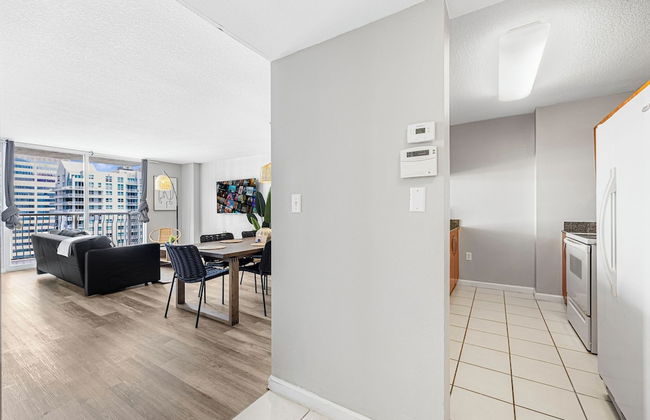 Sky High 31st Floor Condo W Parking - Foto 65