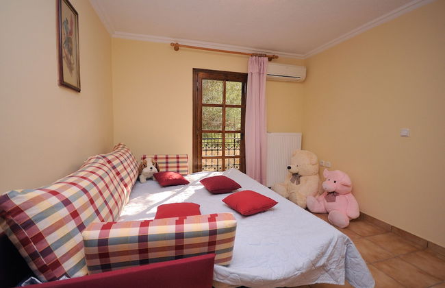 Family Maisonette with Pool near Beach - Foto 5