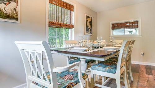 Walk to Town and River Charming Home in North East! - Foto 2