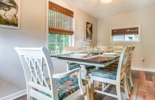 Walk to Town and River Charming Home in North East! - Foto 2