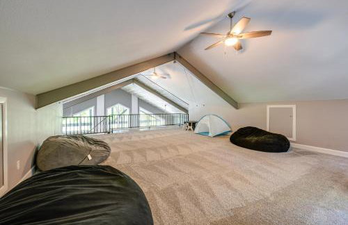 Outdoor Entertainment Space: Home in McQueeney - Foto 25