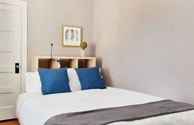 2BR Olympic Center Downtown - Photo 5