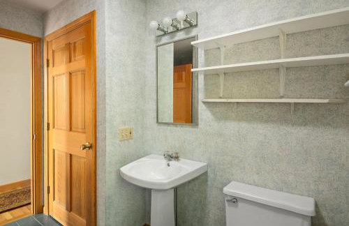 The Tipsy Moose, Ayuh Lakeside Lodge - Photo 24