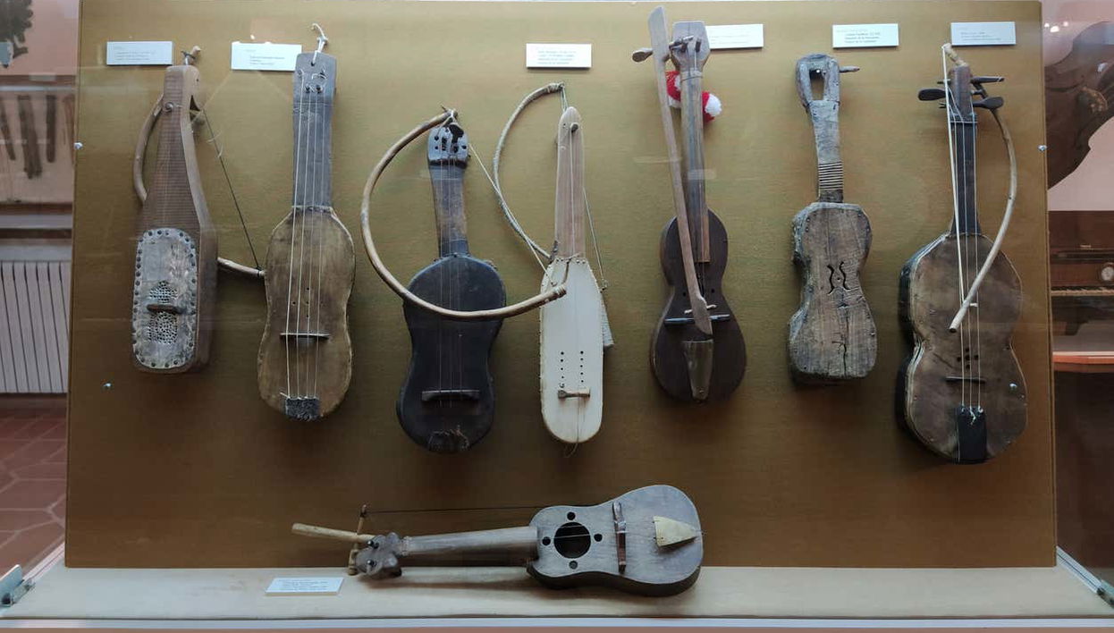 Veréis una impresionante colección de instrumentos musicales