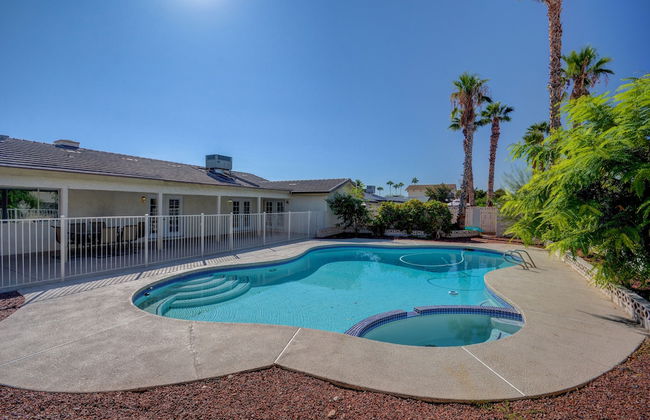 Luxurious 4BR House with Large Pool Near Strip - Foto 1