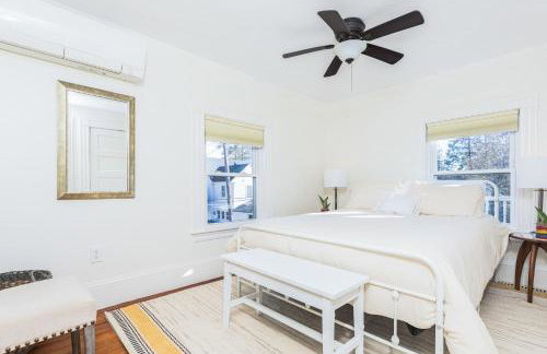 Richards Retreat Walk to Downtown Washer-Dryer - Foto 5