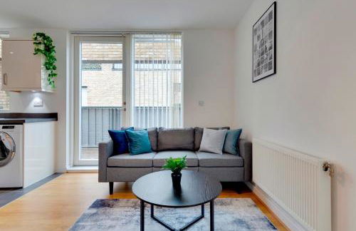 54 Woodpecker Way · Modern apartment near Addenbrookes Free parking Pass the Keys - Foto 3