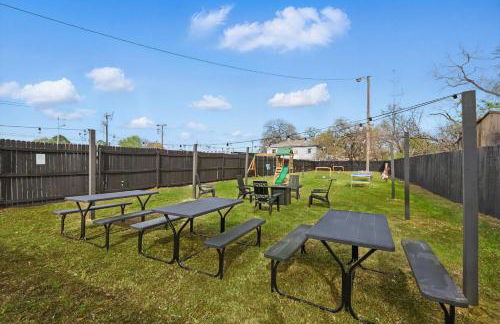 Modern 2BR Unit Hot Tub Outdoor Lounge - Foto 14