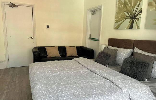 Captivating 2-bed Apartment in Newport - Foto 7