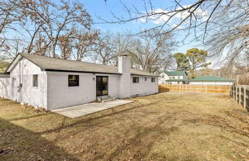 Spacious Family Haven - Walk to Downtown & JBU - Foto 2