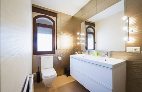 Precioso chalet con piscina y pista de padel - Photo 38