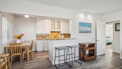 Beautiful 2 Bed Beach Condo #201 - Photo 4