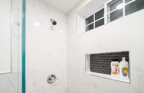 16 -3 Spacious 4BR Worcester Home near Parks - Foto 55