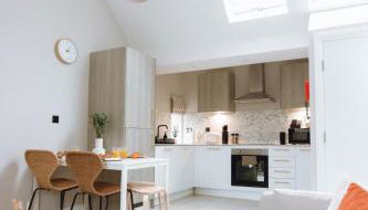 Luxury 2 BD with Free Parking & WIFI, Near Train Station and Stockport Hospital - Foto 4