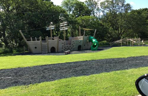 Bock Retreat Lodge 54 with Hot Tub - Photo 27