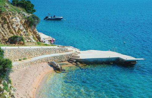 1 Bedroom Cozy Apartment In Vlasici - Foto 8