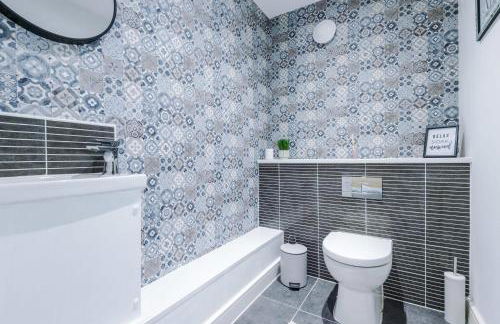 R&R - Modern Townhouse near Etihad & City Centre (5 Bedrooms, Free Parking) - Foto 50