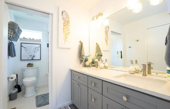 The Beautiful Berkley Homestead Walk to Tennyson - Photo 36