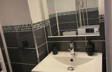 The naturist glamour suite - Photo 9