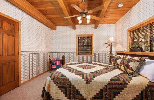 Toste Cabin- Spacious 3BR Cabin in East Village! - Foto 18