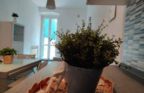 Vista sul carruggio, centro storico di Chiavari - Photo 17