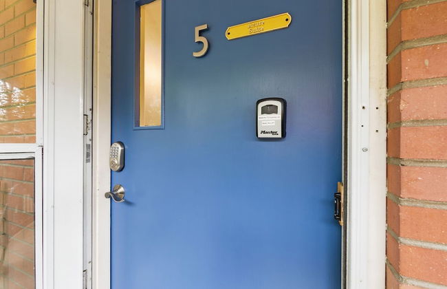 Azure Suite Walkable Old Town Condo w/ Park View - Foto 28