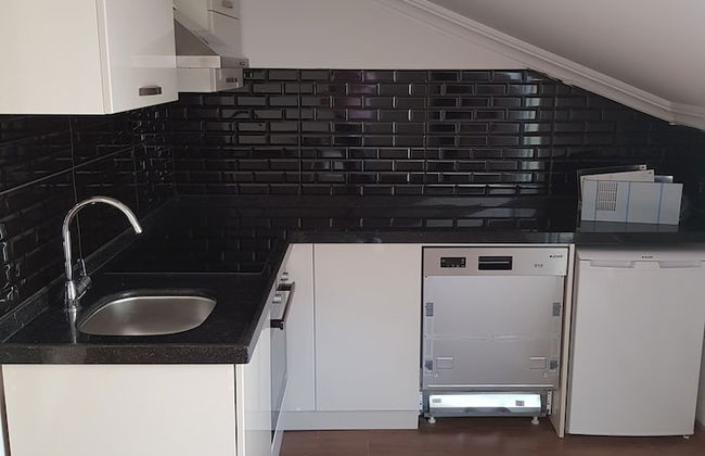 Joy Suites - Photo 40