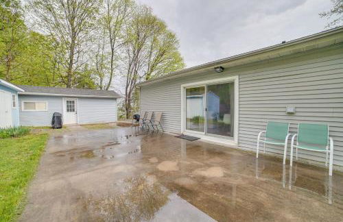 Watch the Sunrise at this Quaint Lake-View Cottage - Foto 25