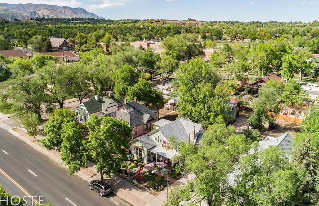 Chic Boutique Wine + Mtns Walk Everywhere - Foto 26