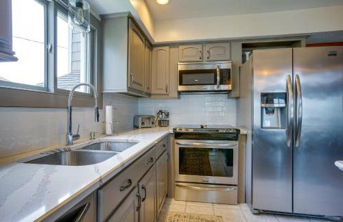 Lakefront Syracuse Home with Deck and Private Dock! - Foto 8