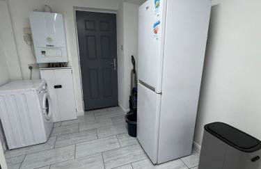 CityBuzz 4 Bedroom House in Nottingham Sleep 7 - Foto 32