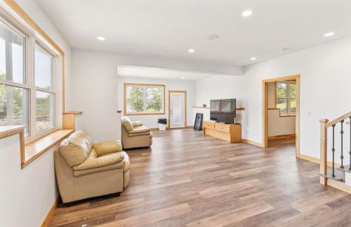 Lakeside 4BR Retreat Private, Peaceful & Scenic villa - Foto 13