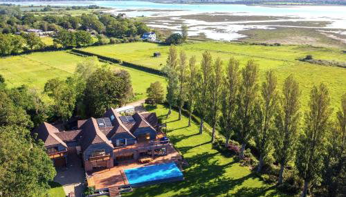 The Shallows by inspirestays-com - Foto 2