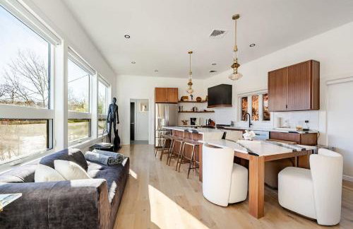 Modern Lakeview Home with Private Dock Sleeps 5 - Foto 12