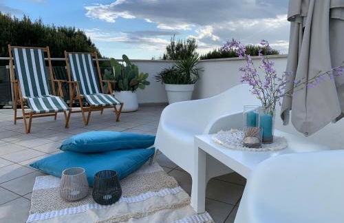 Dove il tramonto incontra il mare, attico panoramico a due passi dalla spiaggia - Foto 24