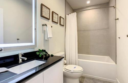 Trendy Thematic 3BR Townhouse with Private Pool - Foto 27