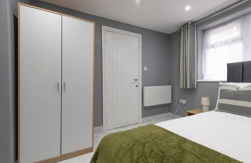 Bright 2-Bedroom Ensuite Apartment with Kitchen - Foto 37