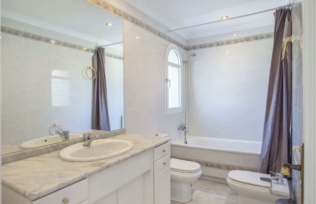 Elegant Villa Retreat - Foto 22