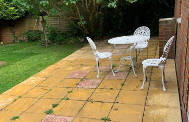 2 Bed-Sleeps 5-Private Garden-Free Parking - Foto 1