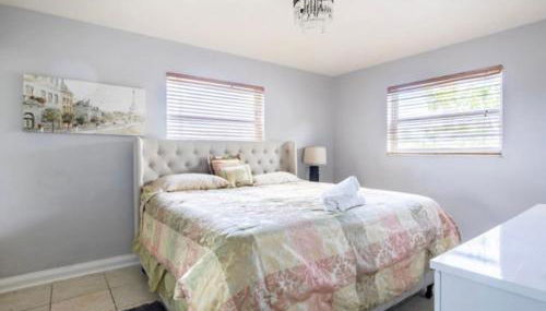 Awesome 4 bedroom pool house King bed - Foto 4