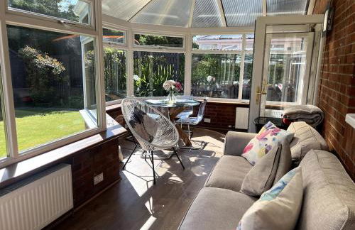 Meadow House- Driveway Parking and Fireplace - Foto 12