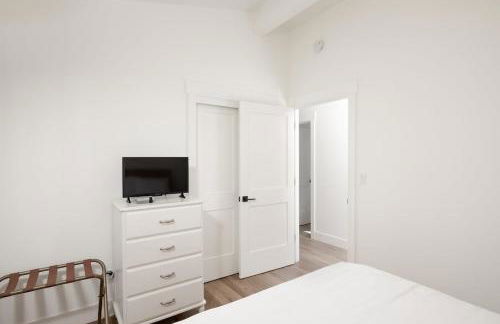 2BD Sashas Bungalow Beach Vibes 1 Block Away - Foto 30