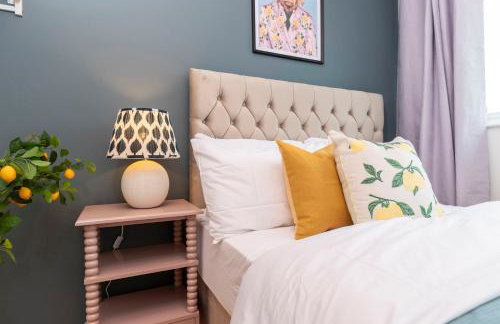 Stunning Bishop Auckland House with 5-bedrooms & 8 Beds Sleeps 12 with Free Parking by PureStay - Foto 35