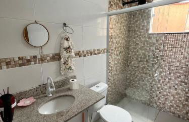 Duplex em Itaúna 4min da Praia que ocorre o WSL, 1min da pista de skate do LS, pracinha com parque infantil, quadra de futebol, tudo isso a 1 min da duplex, perto do comércio, wi-fi super rápido, monitoramento 24hrs - Foto 27