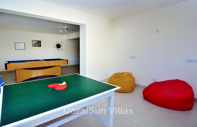 Amazing Luxury Villa, Enormous Heated Pool Jacuzzi, Gym, Games Room In Paphos, - Foto 79
